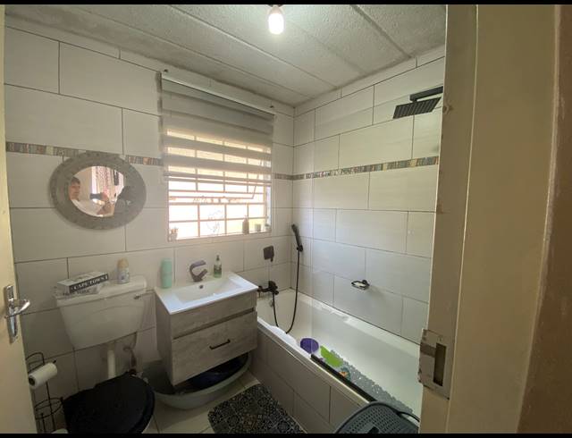 2 BEDROOM SECTIONAL TITLE FOR SALE IN RAVENSWOOD